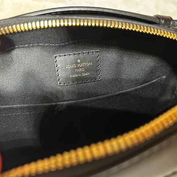 LOUIS VUITTON
Black Monogram Canvas Saintonge - Picture 12 of 16